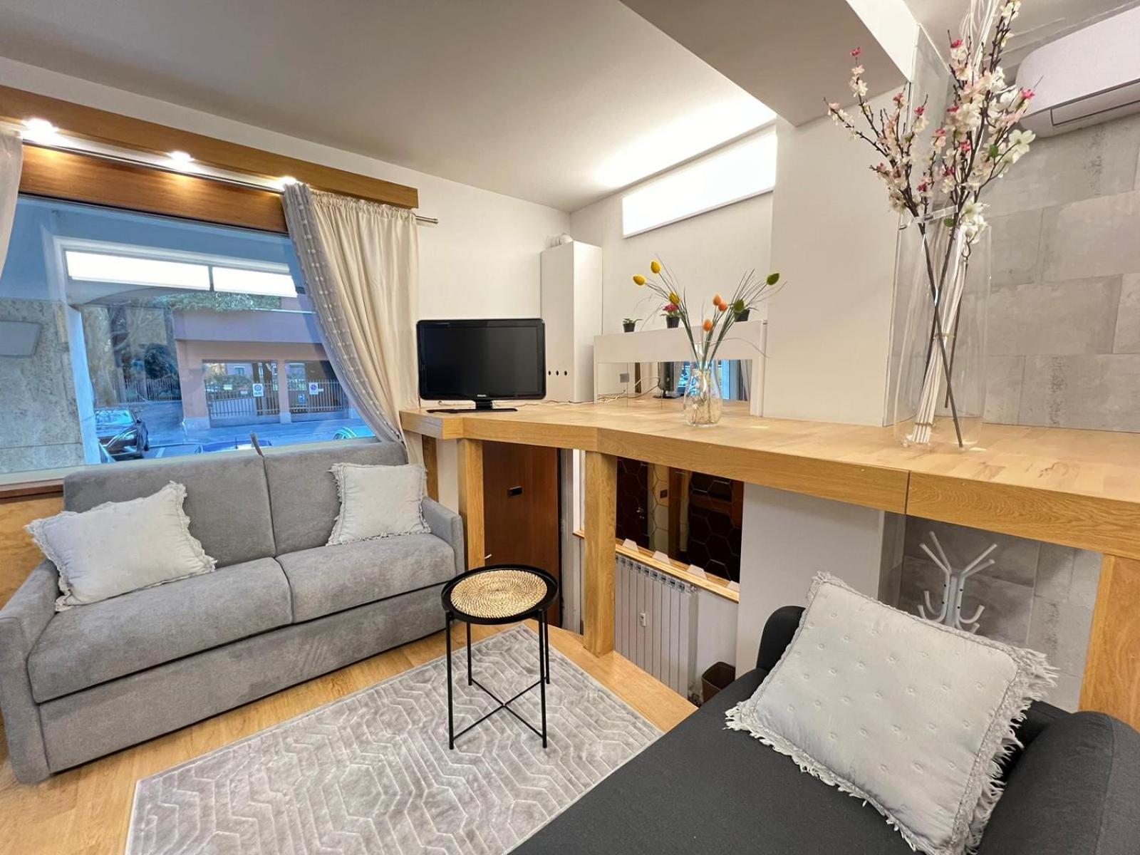 "R&P Apartment", Short Term Stay, Elegant Design, Bisceglie Metro Station, Easy For San Siro And Fiera Milano, Free Parking Eksteriør billede