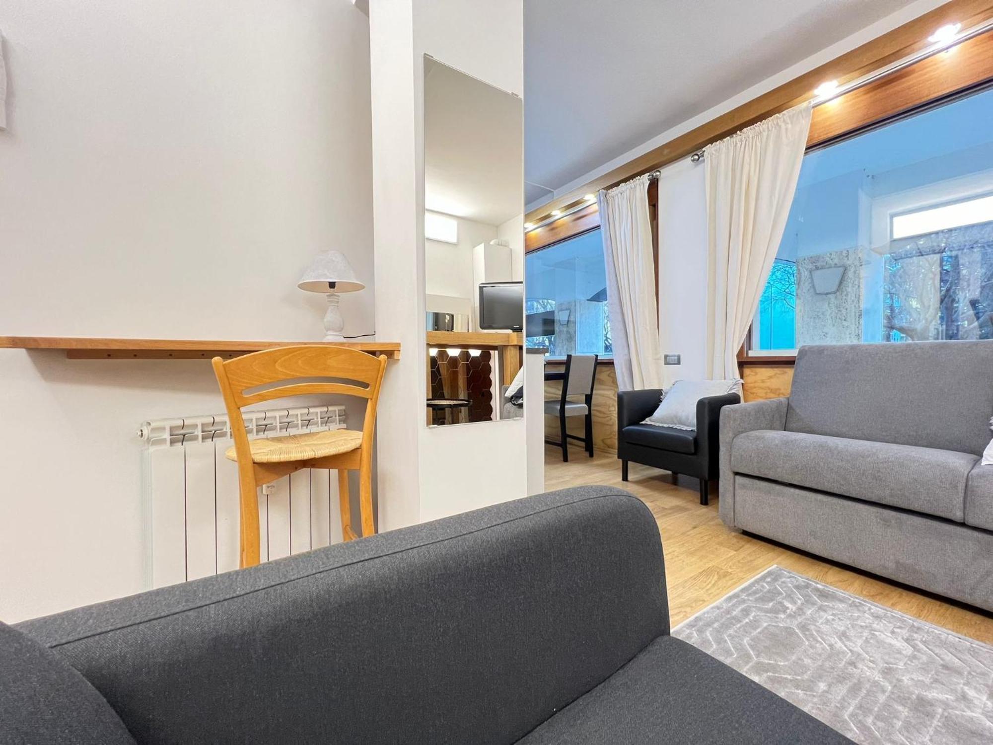 "R&P Apartment", Short Term Stay, Elegant Design, Bisceglie Metro Station, Easy For San Siro And Fiera Milano, Free Parking Eksteriør billede